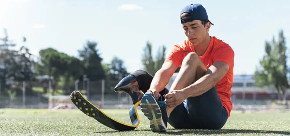 runner with prosthetic leg